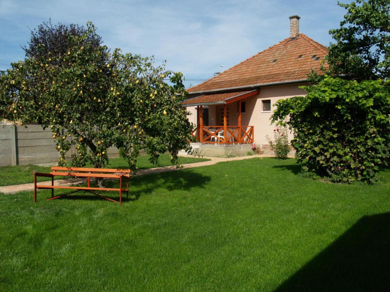 Liliom Apartman Gyula Exterior foto