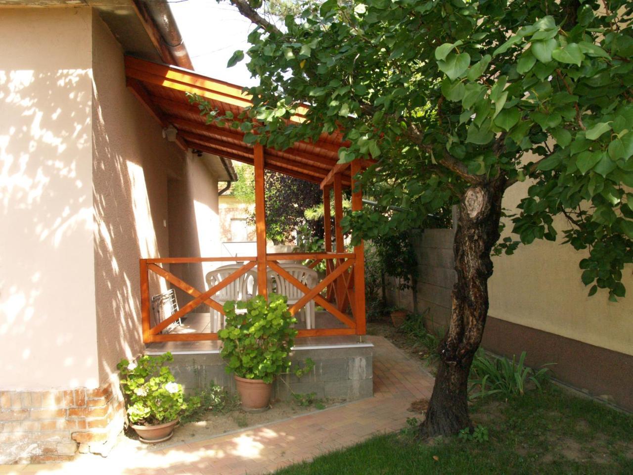 Liliom Apartman Gyula Exterior foto
