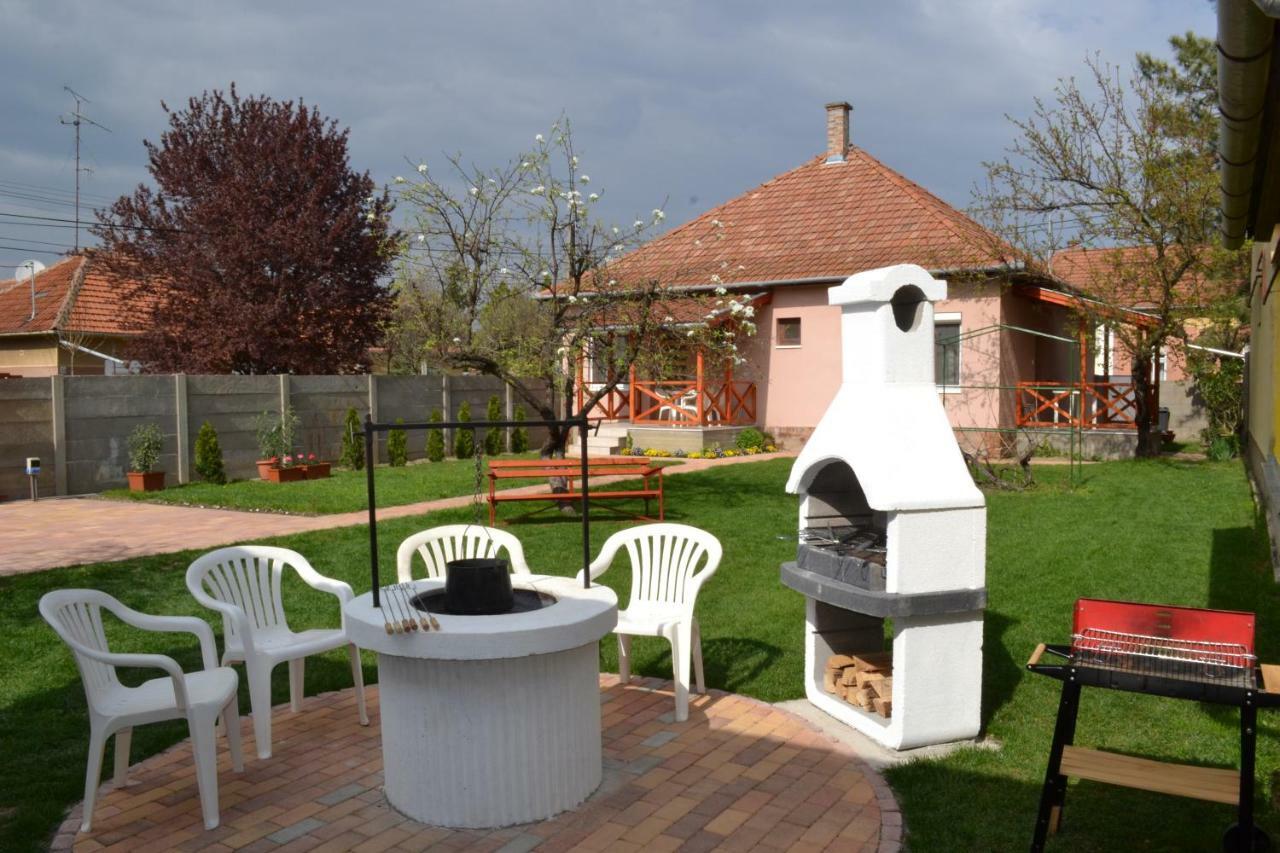 Liliom Apartman Gyula Exterior foto
