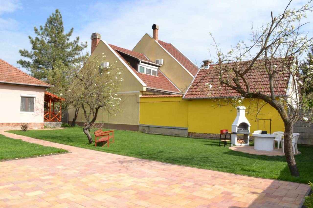 Liliom Apartman Gyula Exterior foto